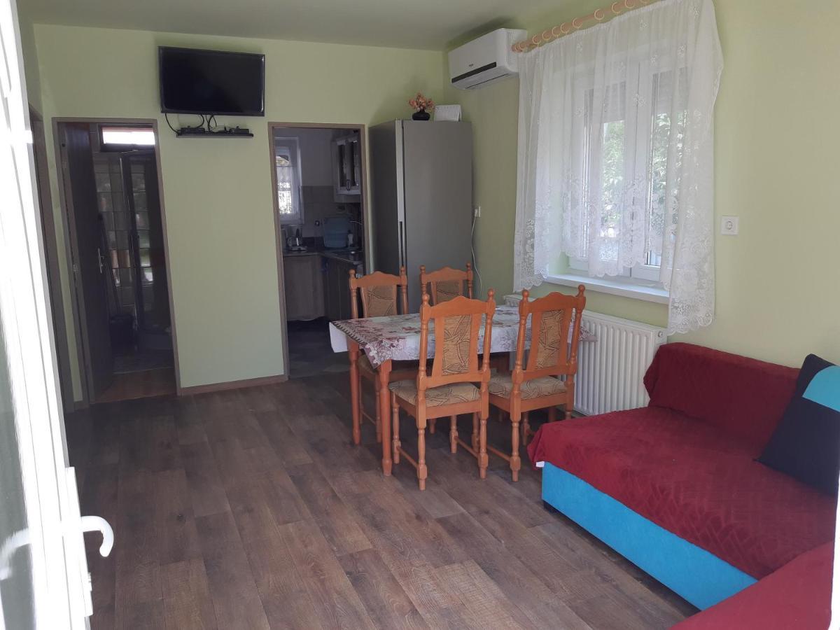 Rozsa Apartment Hajdúszoboszló Esterno foto