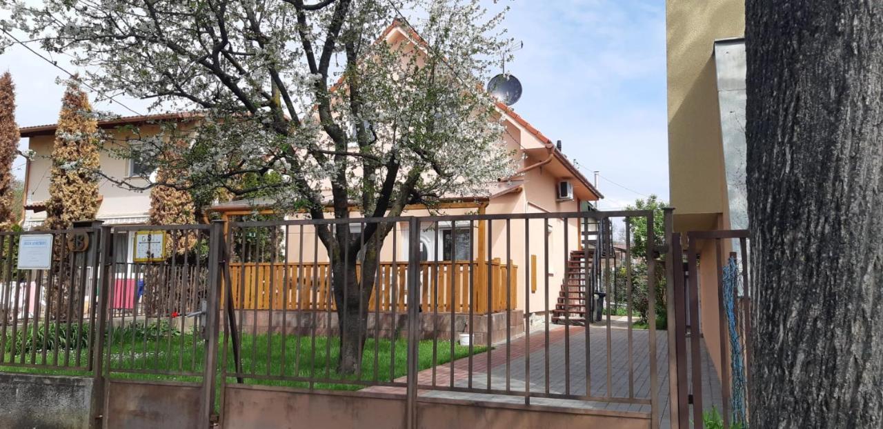 Rozsa Apartment Hajdúszoboszló Esterno foto