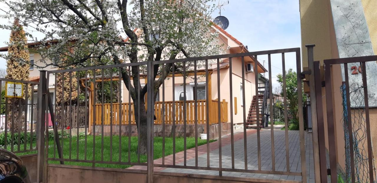Rozsa Apartment Hajdúszoboszló Esterno foto